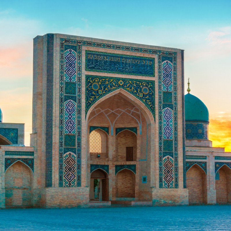 Tashkent, Samarcanda, Bukhara, Khiva, Almaty, Bishkek e Kadzhi Say
